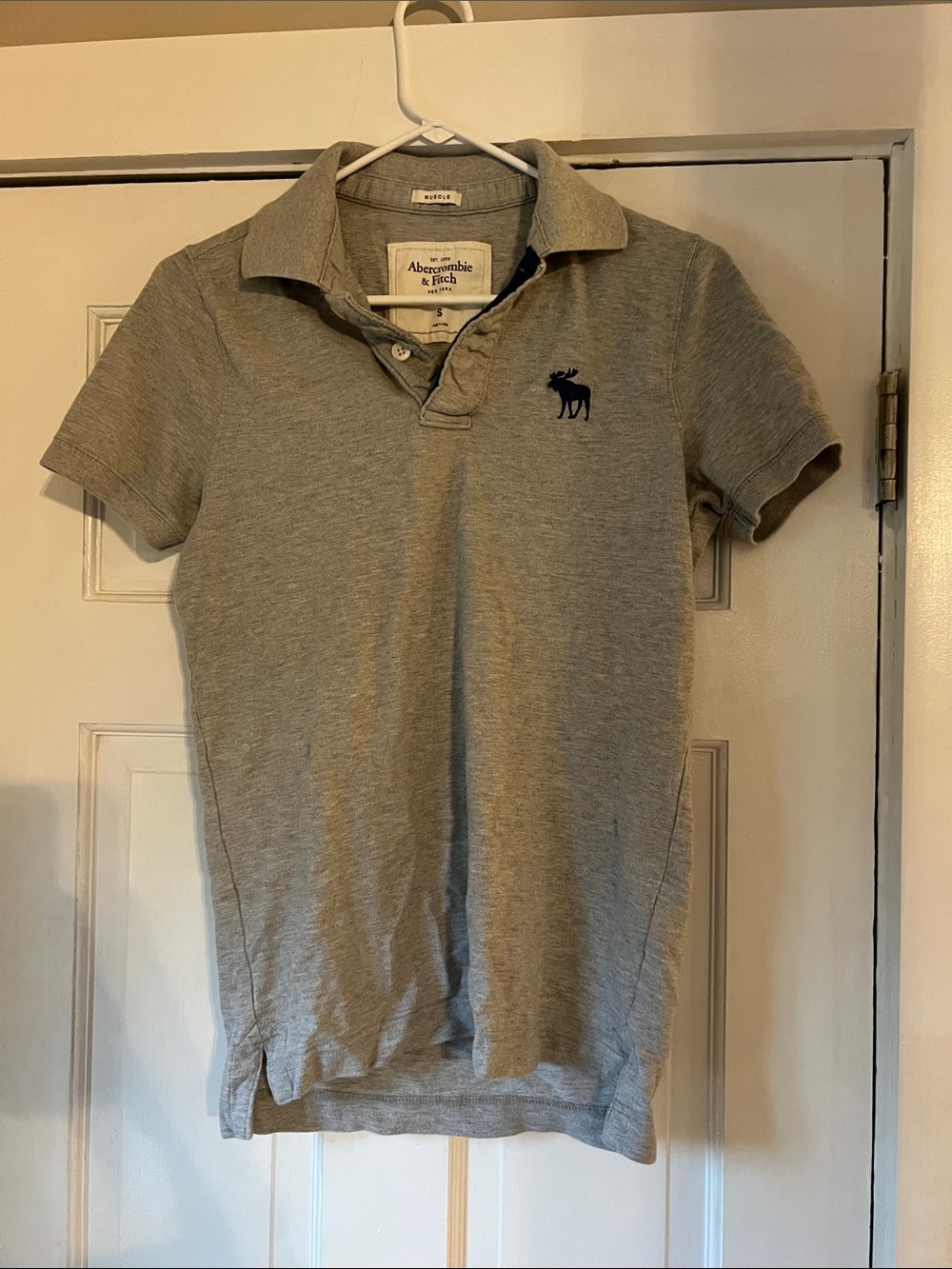 Abercrombie & Fitch Men's Light Gray Polo with Navy Moose Logo